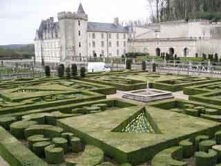  Тур:  Страна Луары:  Франция:  
 
 Сады замка Вилландри